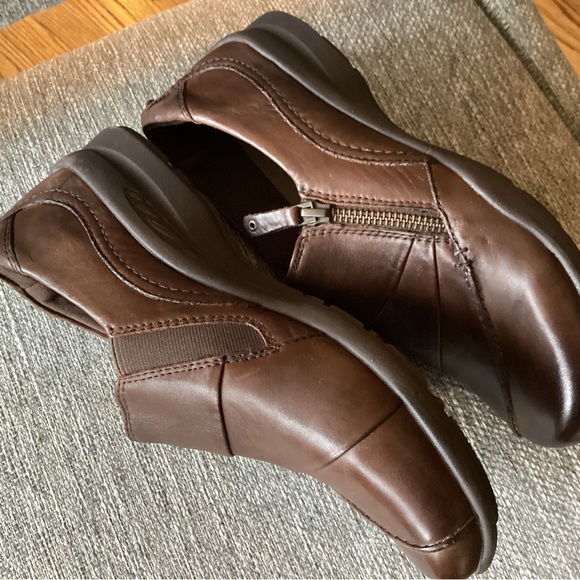 Earth Brown Leather Side Zip Comfort Oxford 7.5B - Picture 4 of 8